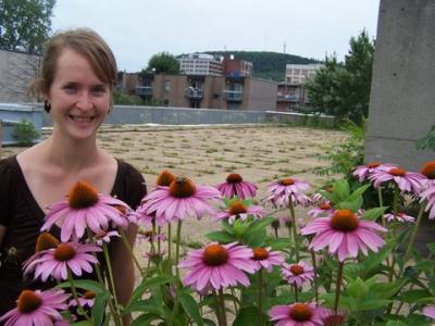 La belle amelie dans les fleurs